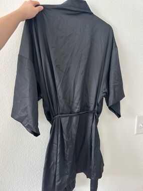 Victoria's Secret Black Satin Kimono Robe